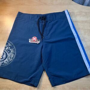 Viking Surfboards Boardshorts Size 38 NWT